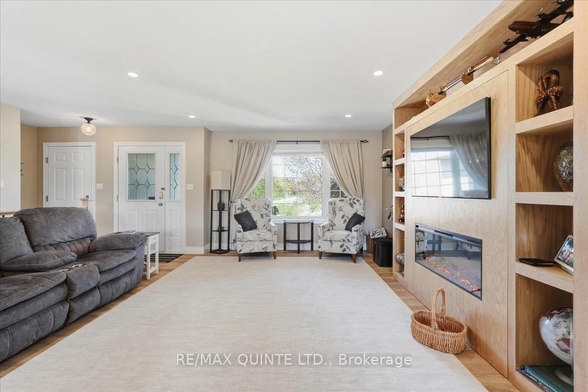 Photo 9 of 29 Stonegate Crescent, Quinte West, Frankford Ward — HOMEH