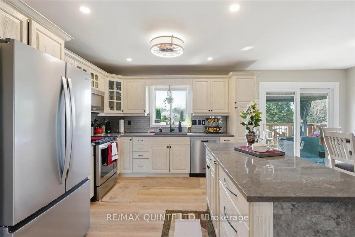 Photo 11 of 29 Stonegate Crescent, Quinte West, Frankford Ward — HOMEH