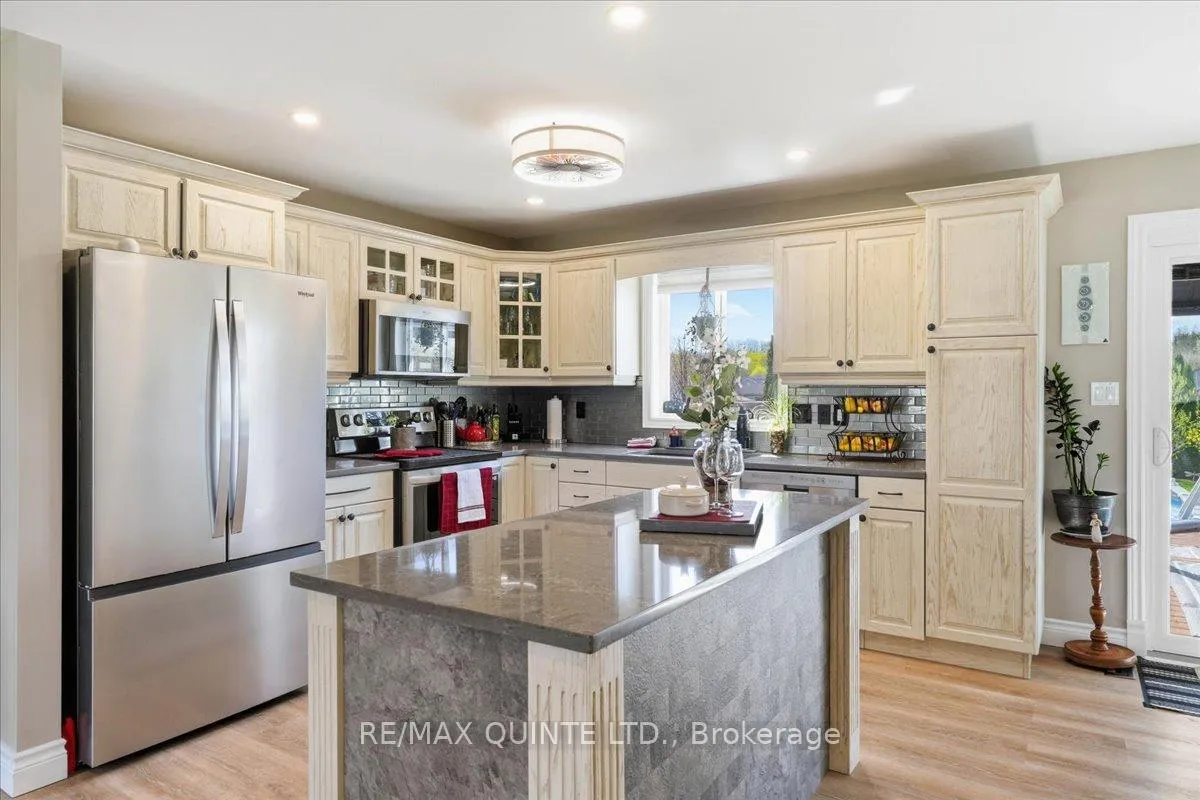 Photo 12 of 29 Stonegate Crescent, Quinte West, Frankford Ward — HOMEH