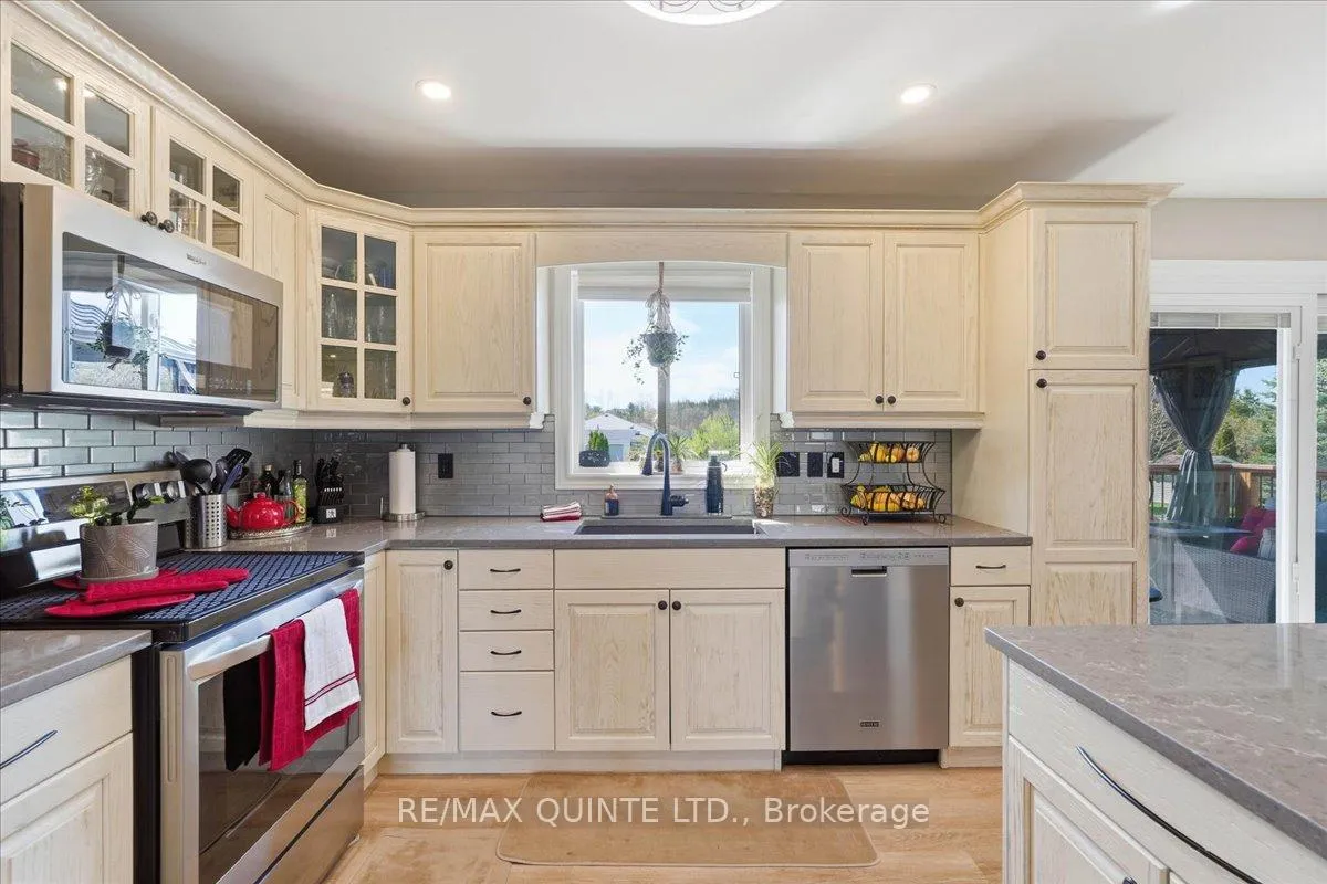 Photo 16 of 29 Stonegate Crescent, Quinte West, Frankford Ward — HOMEH