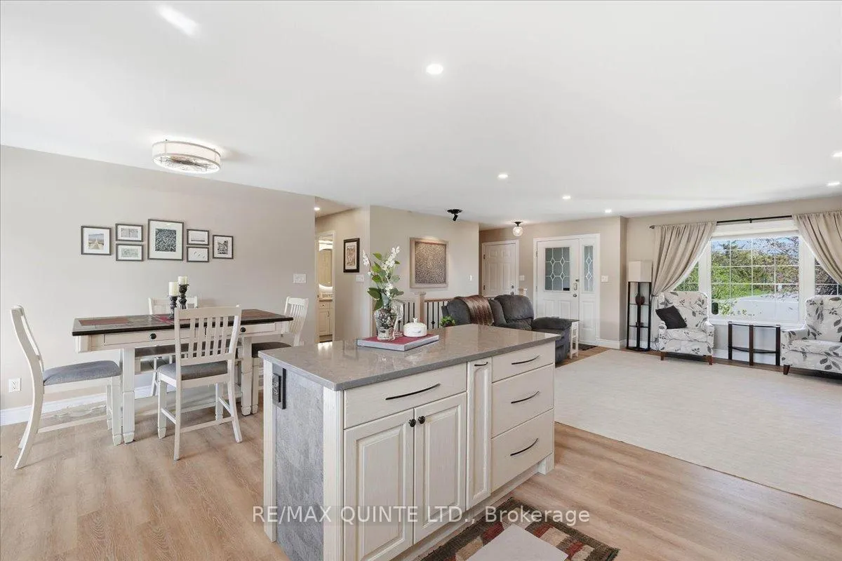 Photo 17 of 29 Stonegate Crescent, Quinte West, Frankford Ward — HOMEH