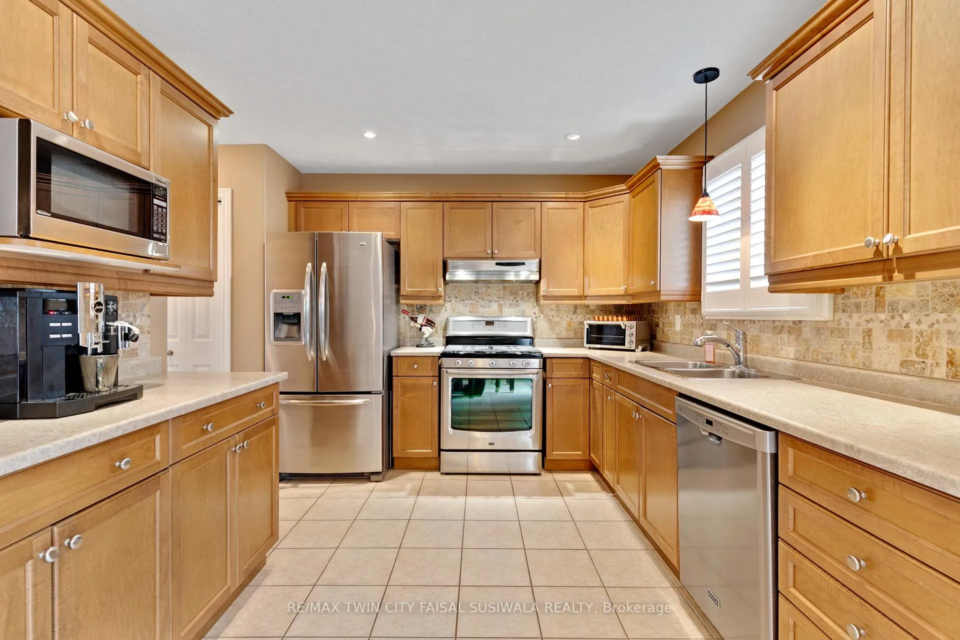 Photo 12 of 235 Dundas Street W, Brant, Paris — HOMEH