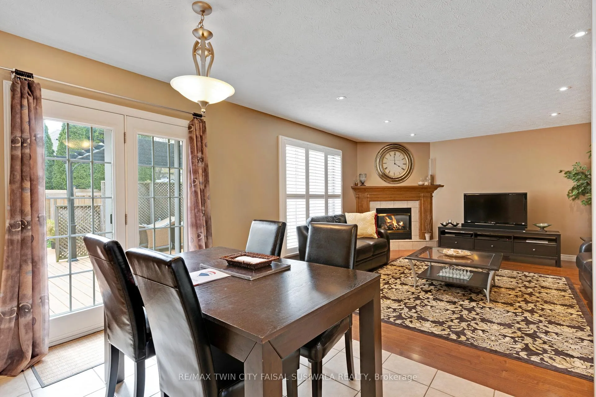 Photo 13 of 235 Dundas Street W, Brant, Paris — HOMEH