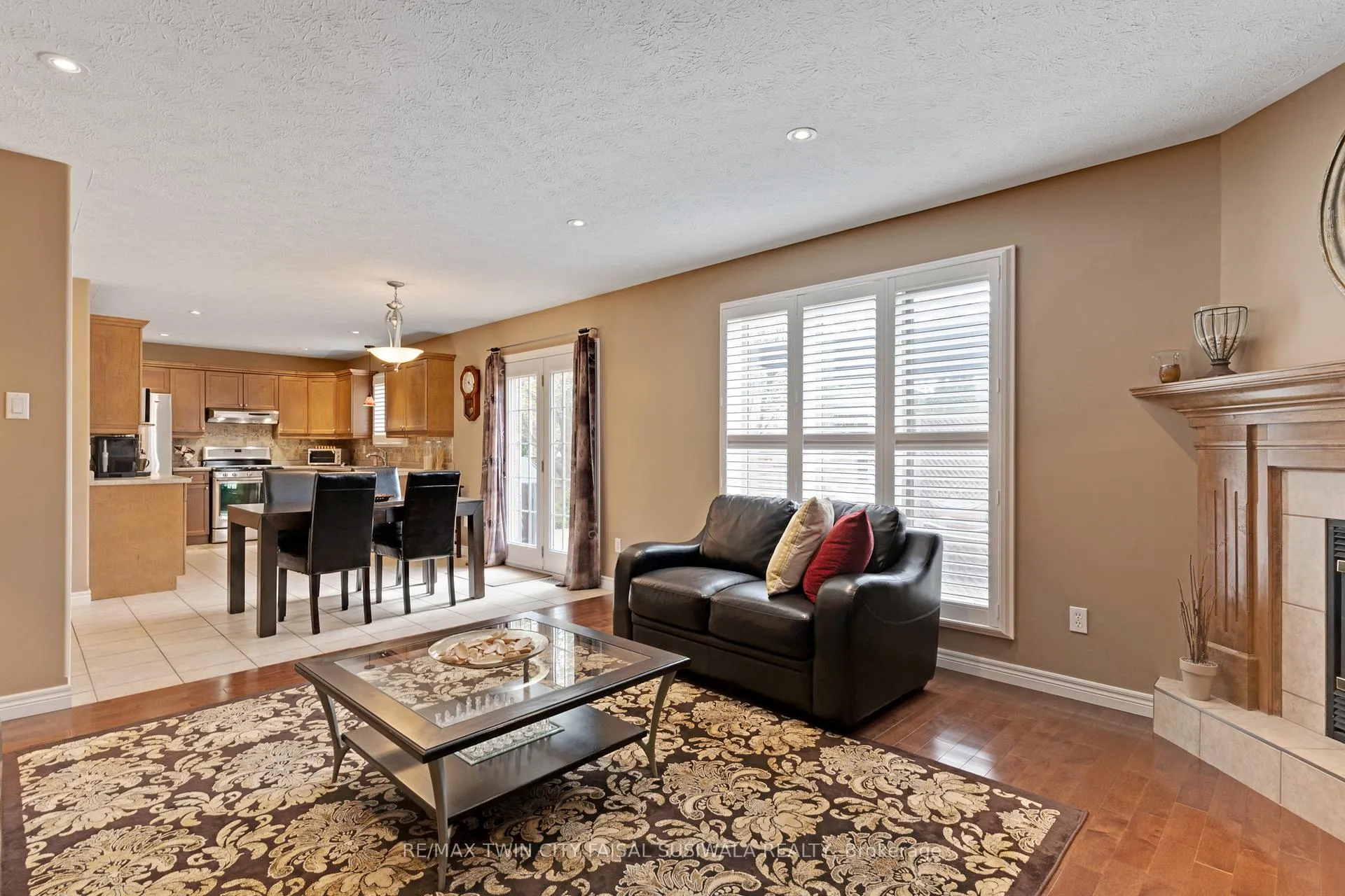 Photo 15 of 235 Dundas Street W, Brant, Paris — HOMEH