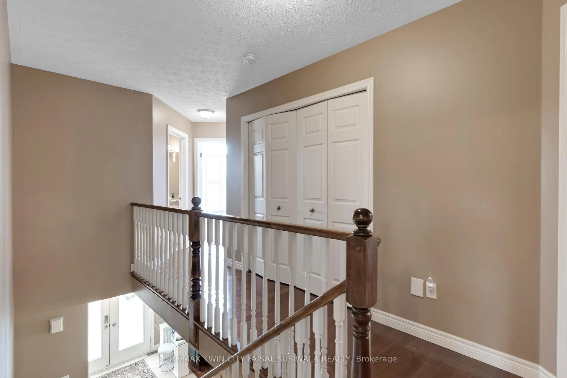 Photo 17 of 235 Dundas Street W, Brant, Paris — HOMEH