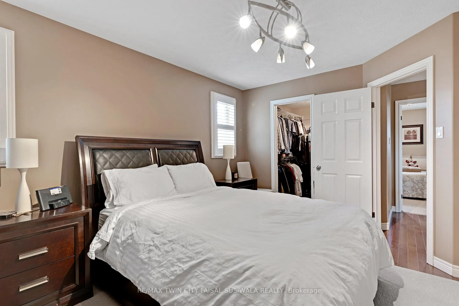 Photo 19 of 235 Dundas Street W, Brant, Paris — HOMEH