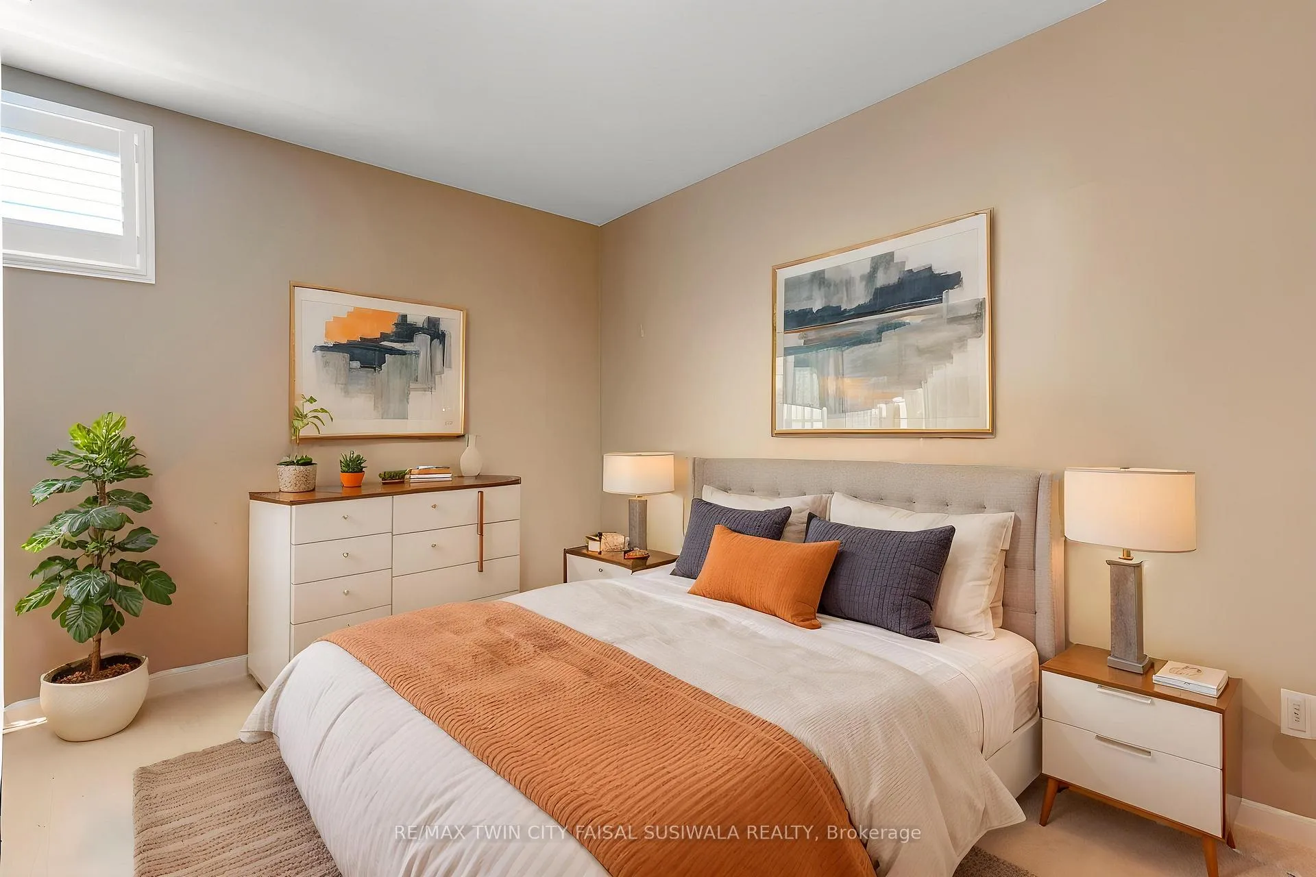 Photo 28 of 235 Dundas Street W, Brant, Paris — HOMEH