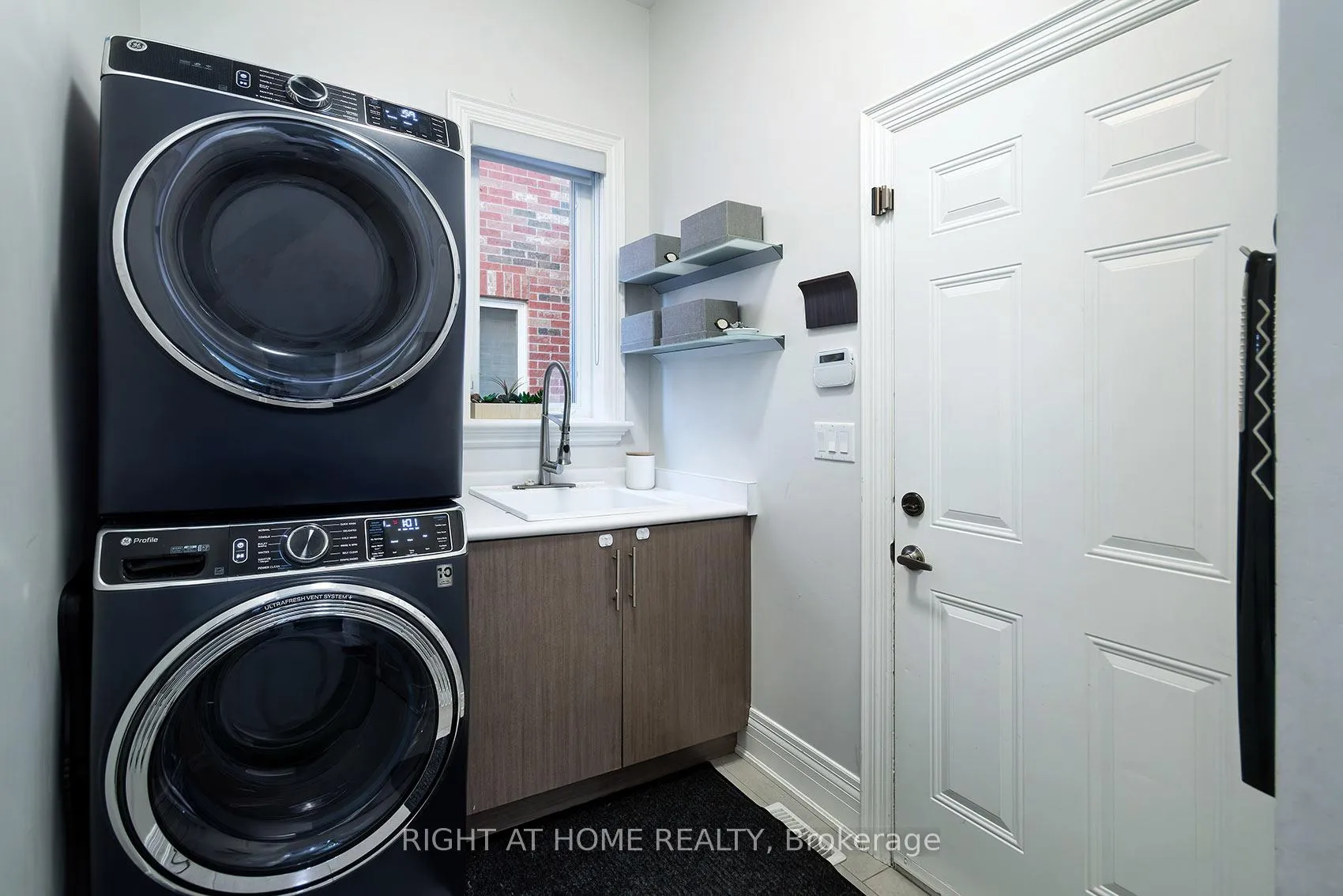 Photo 37 of 464 Davos Road, Vaughan, Vellore Village — HOMEH