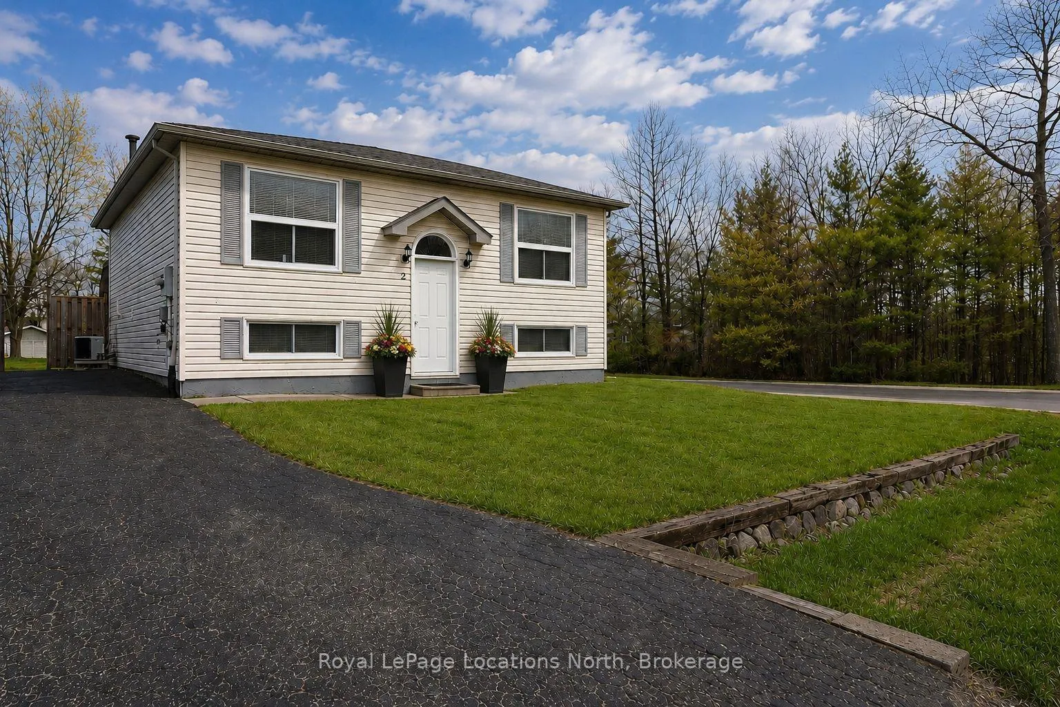 Photo 1 of 2 Langevin Drive, Wasaga Beach — HOMEH