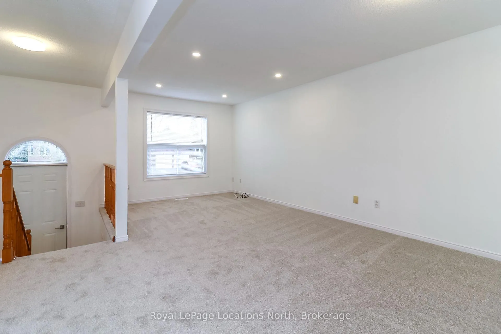 Photo 6 of 2 Langevin Drive, Wasaga Beach — HOMEH