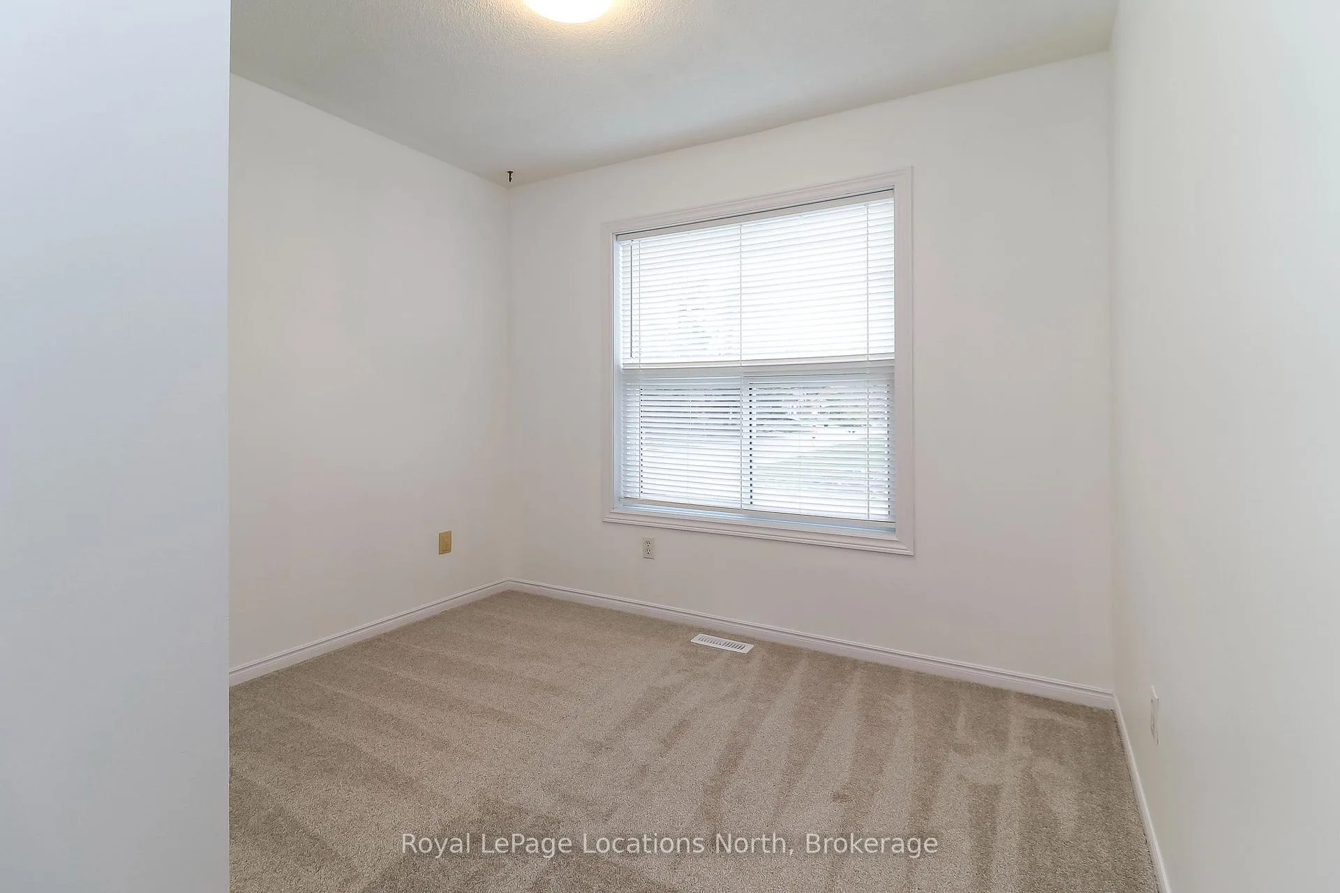 Photo 16 of 2 Langevin Drive, Wasaga Beach — HOMEH