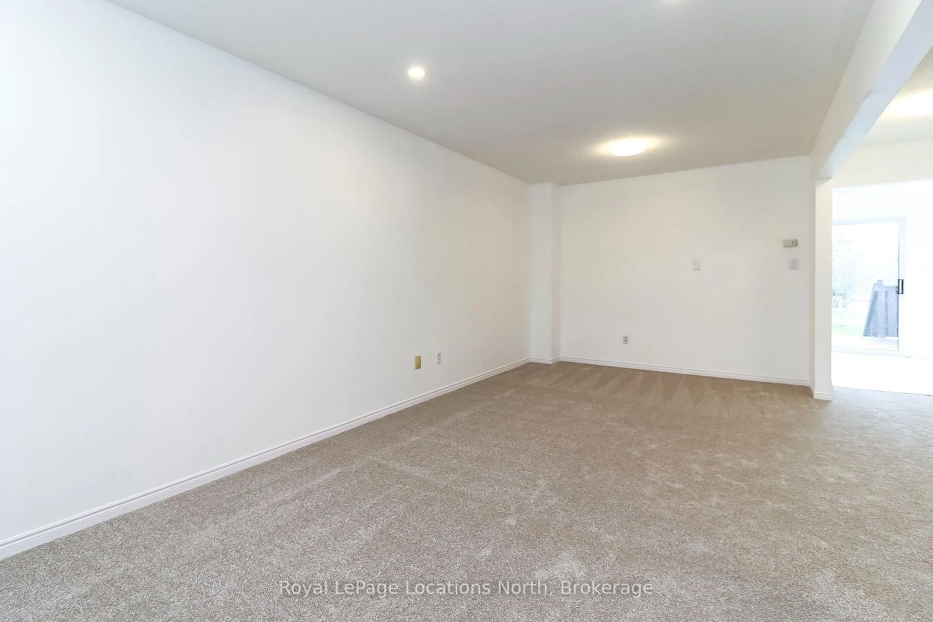 Photo 29 of 2 Langevin Drive, Wasaga Beach — HOMEH
