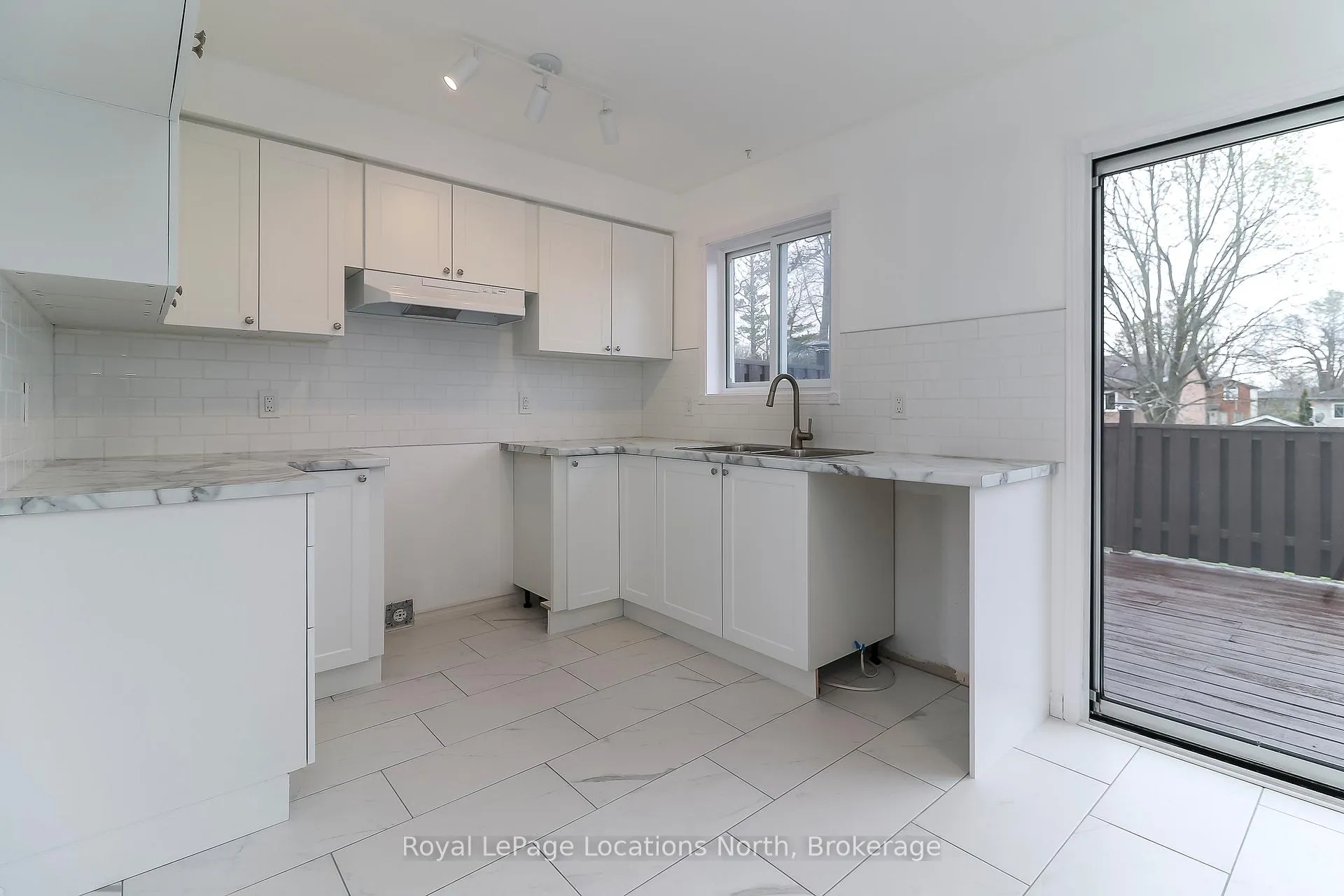Photo 33 of 2 Langevin Drive, Wasaga Beach — HOMEH