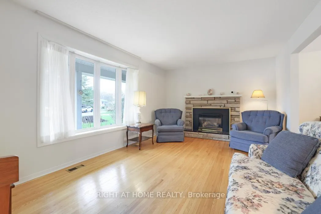 Photo 4 of 16 Lambert Drive, Ottawa, Sheahan Estates/Trend Village — HOMEH