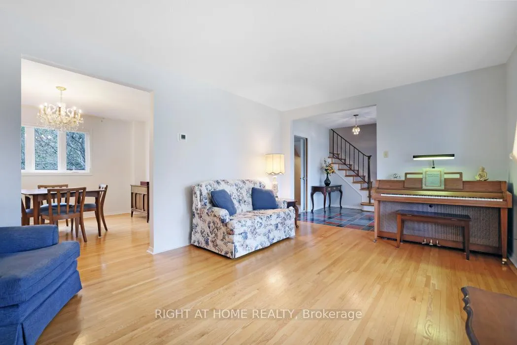 Photo 5 of 16 Lambert Drive, Ottawa, Sheahan Estates/Trend Village — HOMEH