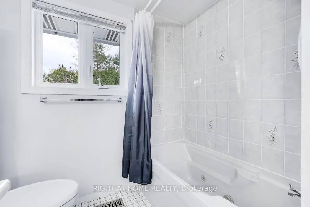 Photo 24 of 16 Lambert Drive, Ottawa, Sheahan Estates/Trend Village — HOMEH