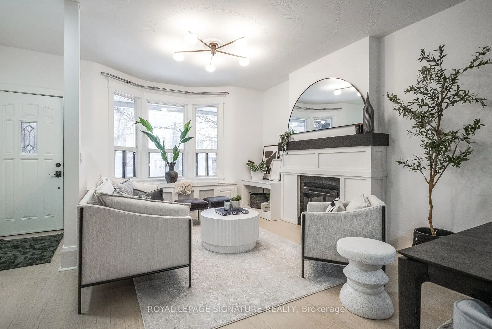 Photo 4 of Unit Upper, 216 Parkmount Road, Toronto, Greenwood-Coxwell — HOMEH