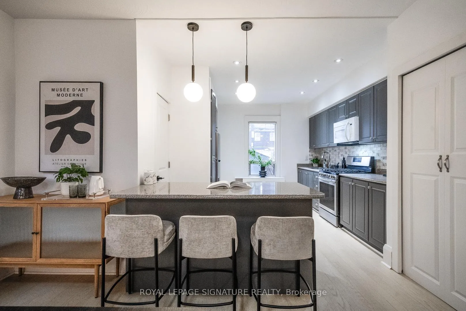 Photo 10 of Unit Upper, 216 Parkmount Road, Toronto, Greenwood-Coxwell — HOMEH