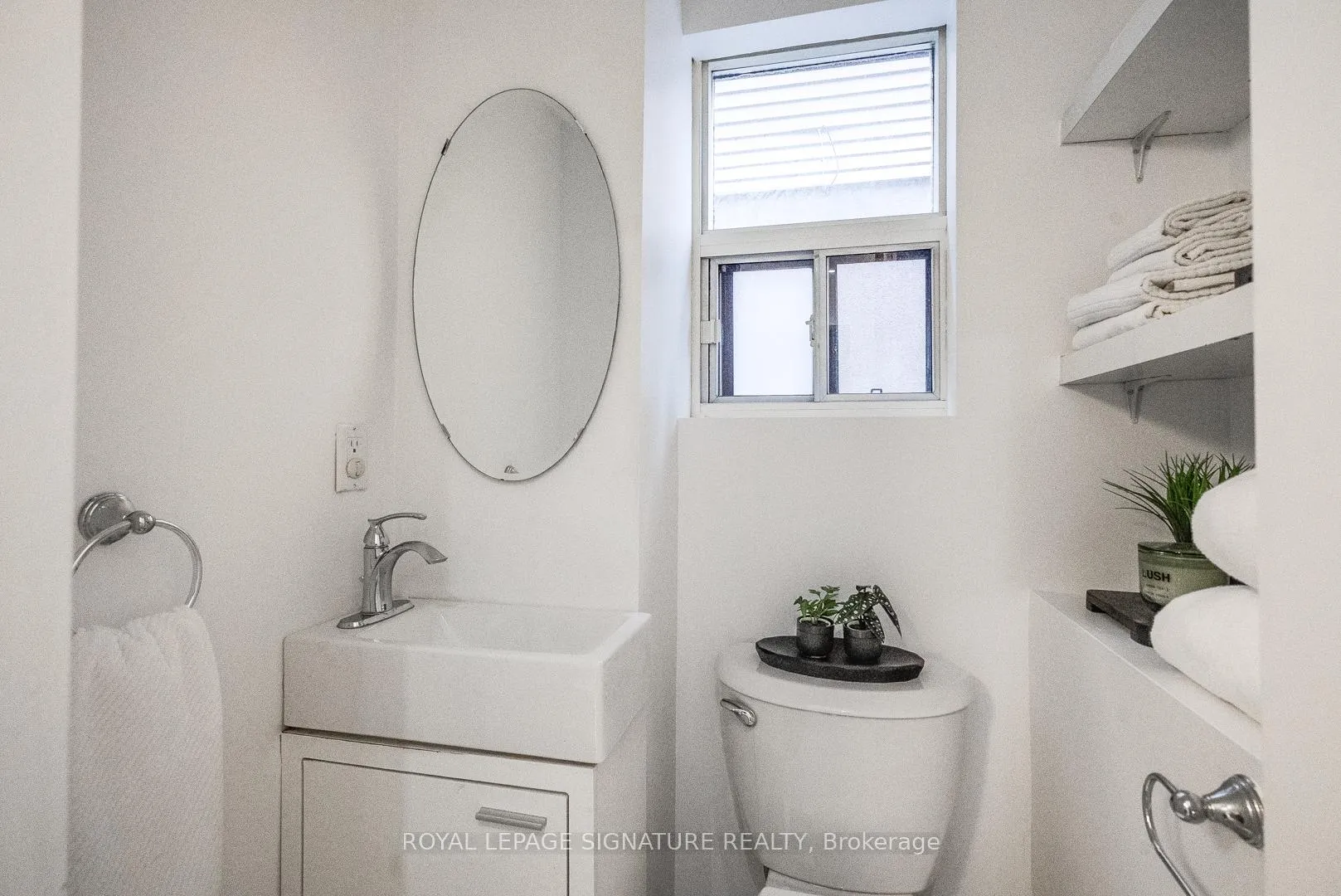 Photo 16 of Unit Upper, 216 Parkmount Road, Toronto, Greenwood-Coxwell — HOMEH