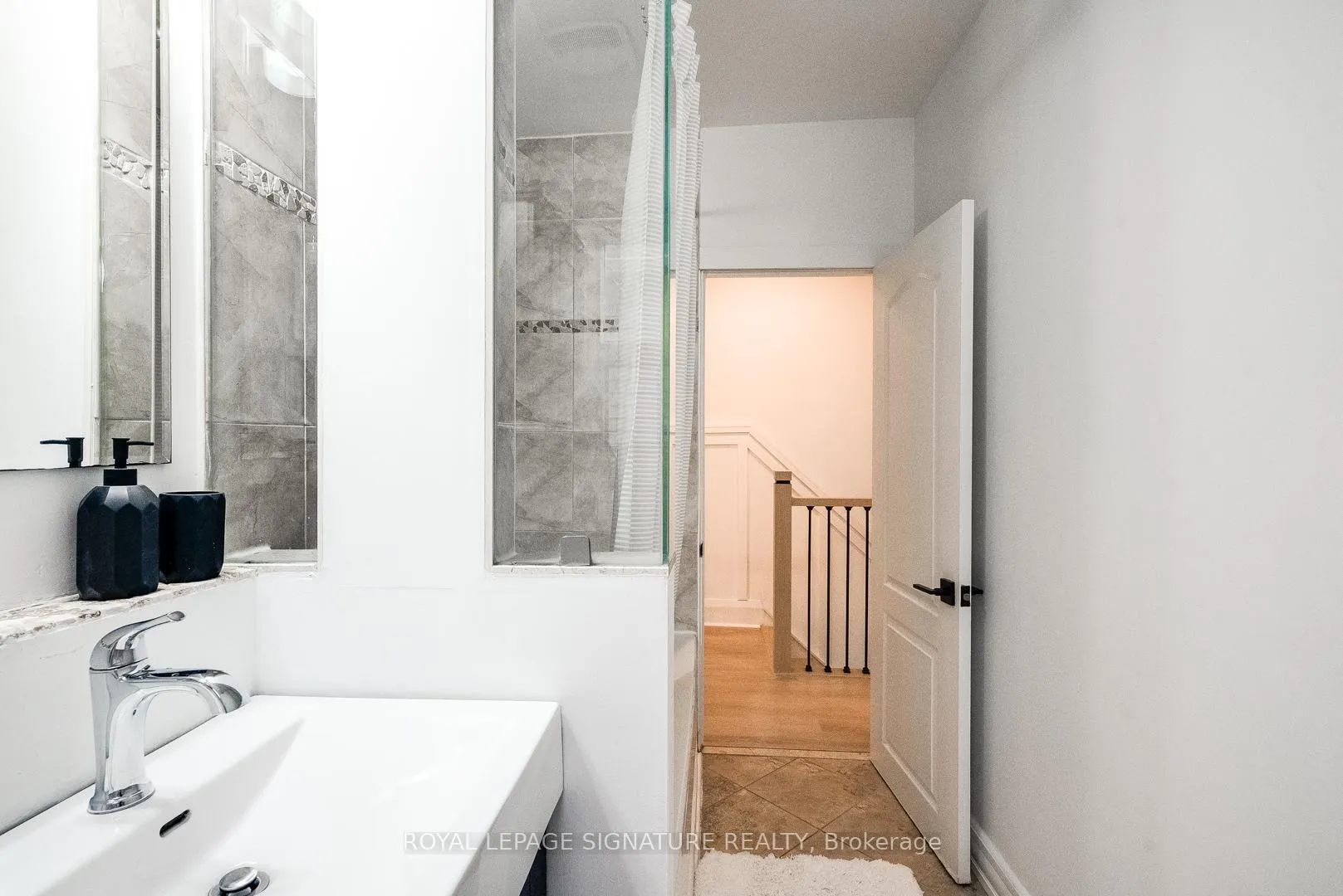 Photo 21 of Unit Upper, 216 Parkmount Road, Toronto, Greenwood-Coxwell — HOMEH