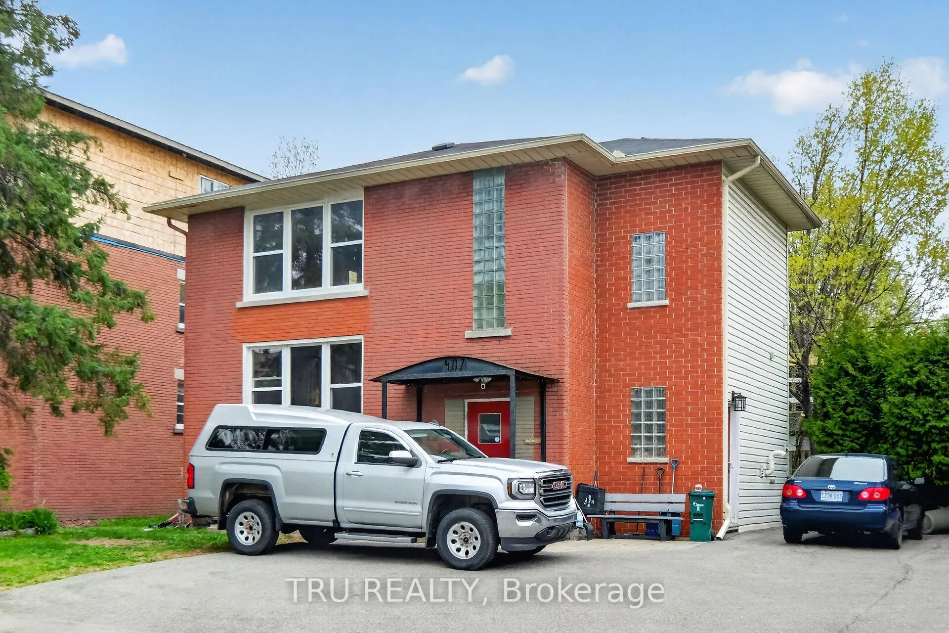 Photo 1 of Unit 3, 407 Peach Tree Lane, Ottawa, Viscount Alexander Park — HOMEH