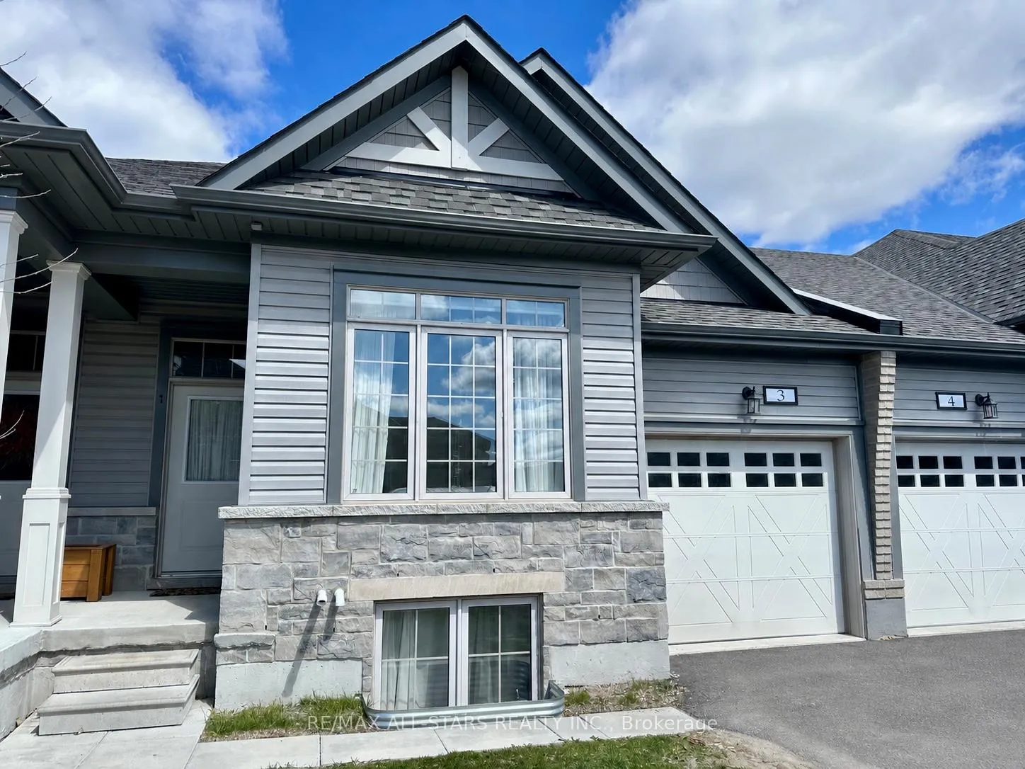 Front of Unit 3, 17 Lakewood Crescent