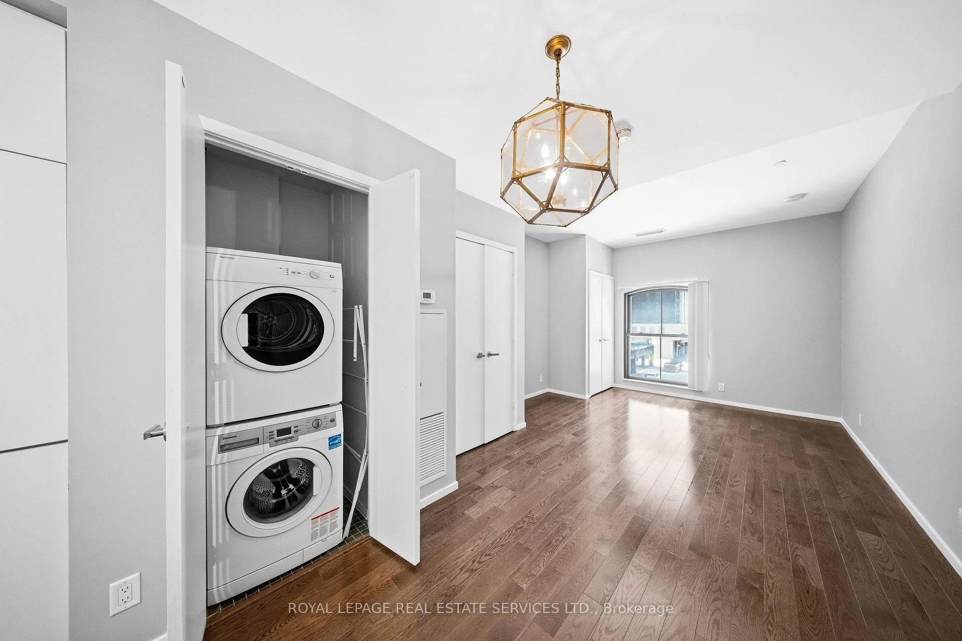 Photo 6 of Unit 208, 5 st joseph Street, Toronto, Bay Street Corridor — HOMEH