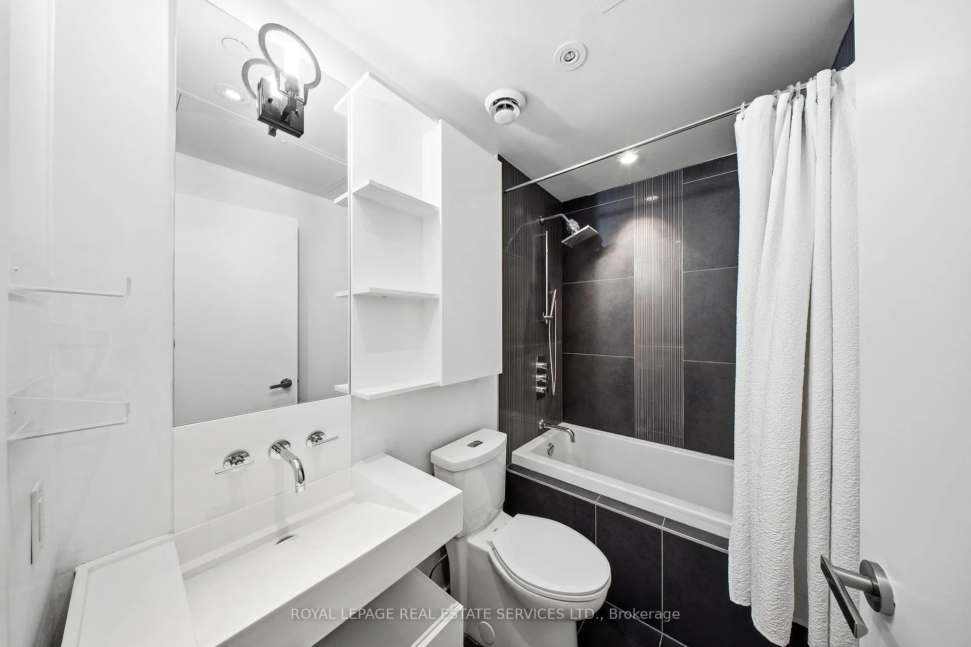 Photo 9 of Unit 208, 5 st joseph Street, Toronto, Bay Street Corridor — HOMEH