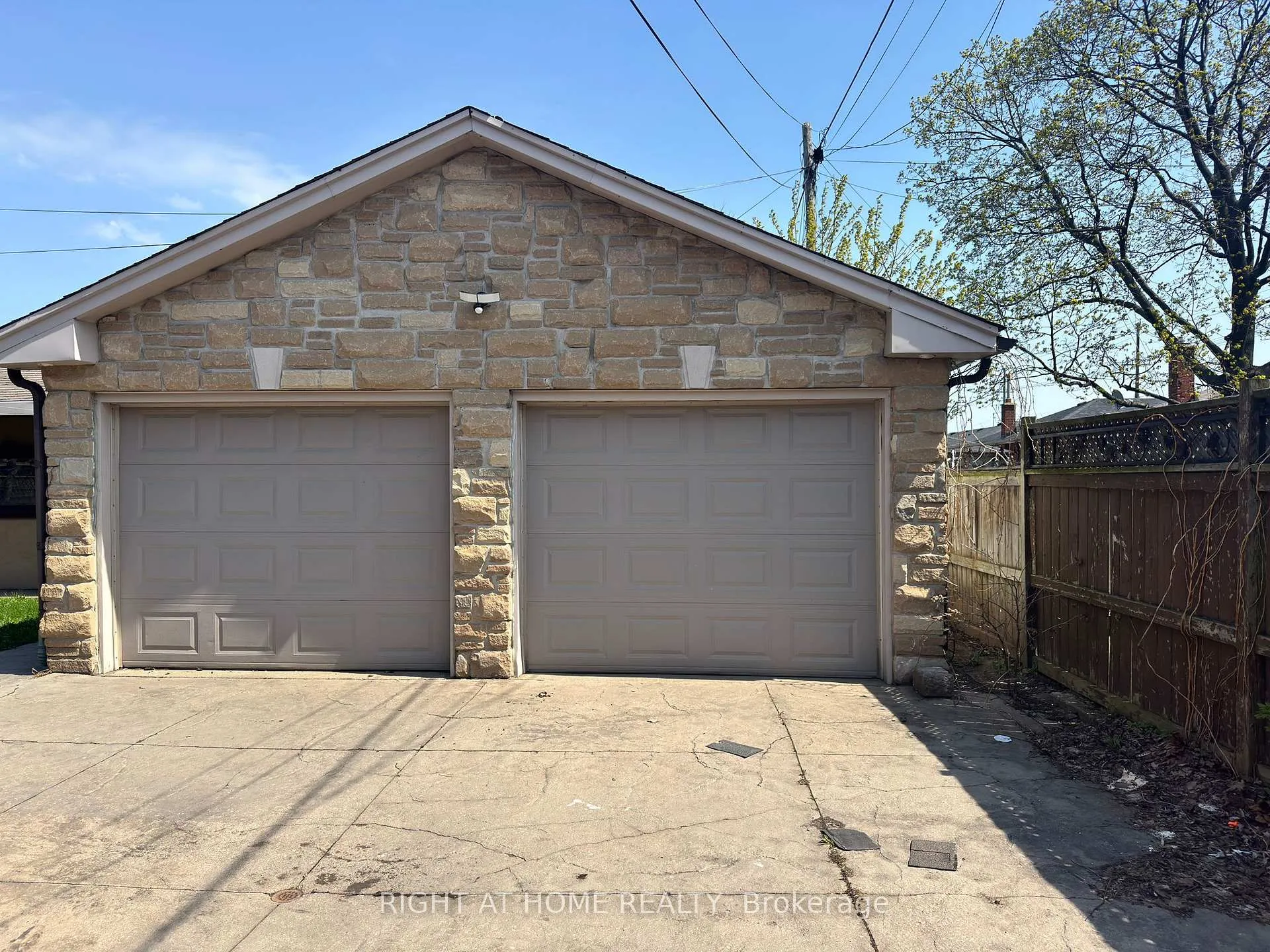 Photo 2 of Unit Main, 325 East 45th Street, Hamilton, Hampton Heights — HOMEH