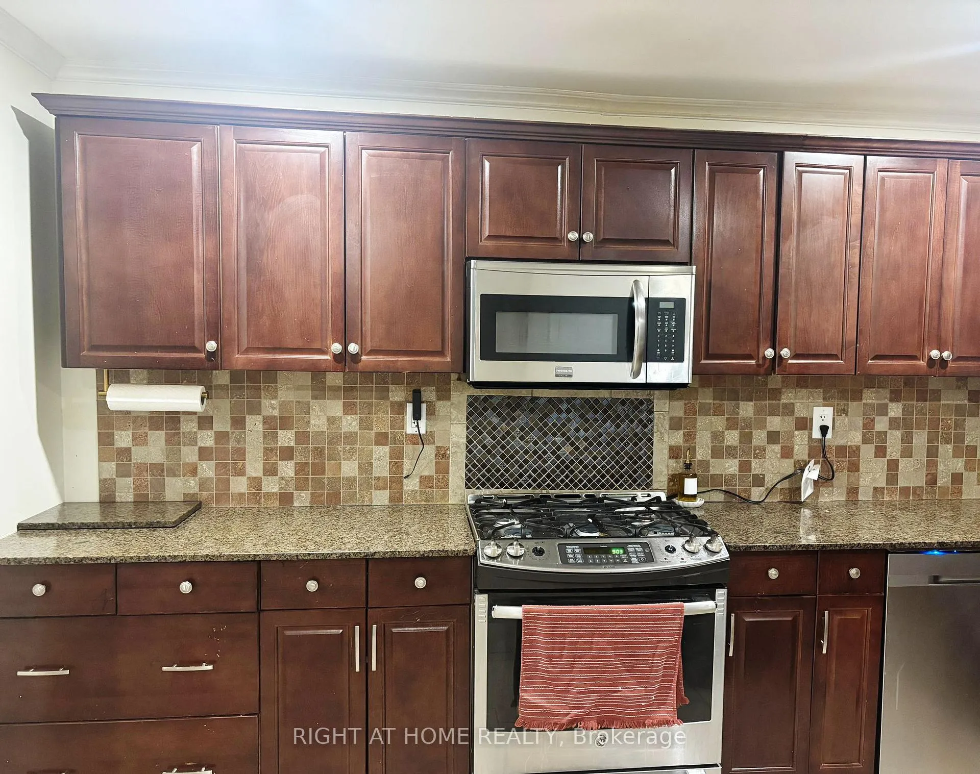 Photo 9 of Unit Main, 325 East 45th Street, Hamilton, Hampton Heights — HOMEH