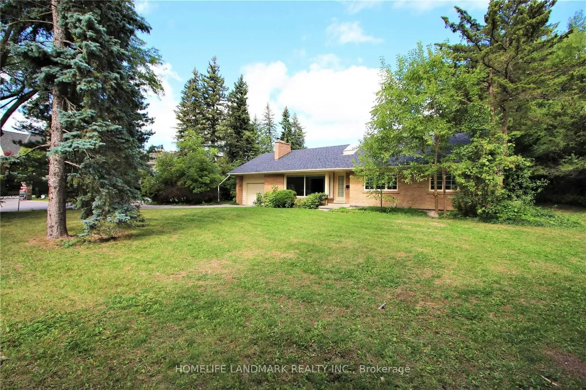 Photo 2 of 3 Elmbank Road, Vaughan, Uplands — HOMEH