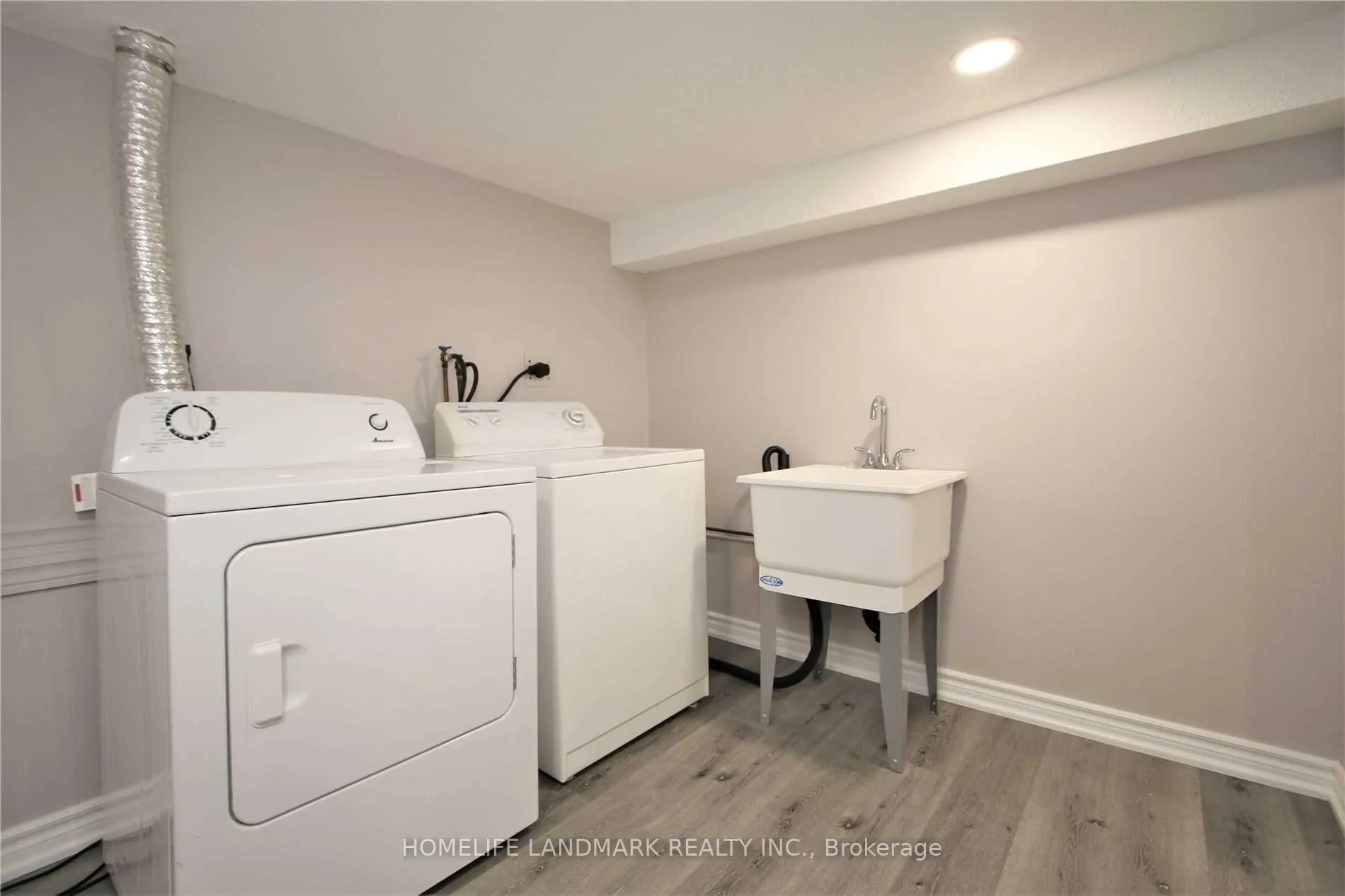 Photo 18 of 3 Elmbank Road, Vaughan, Uplands — HOMEH