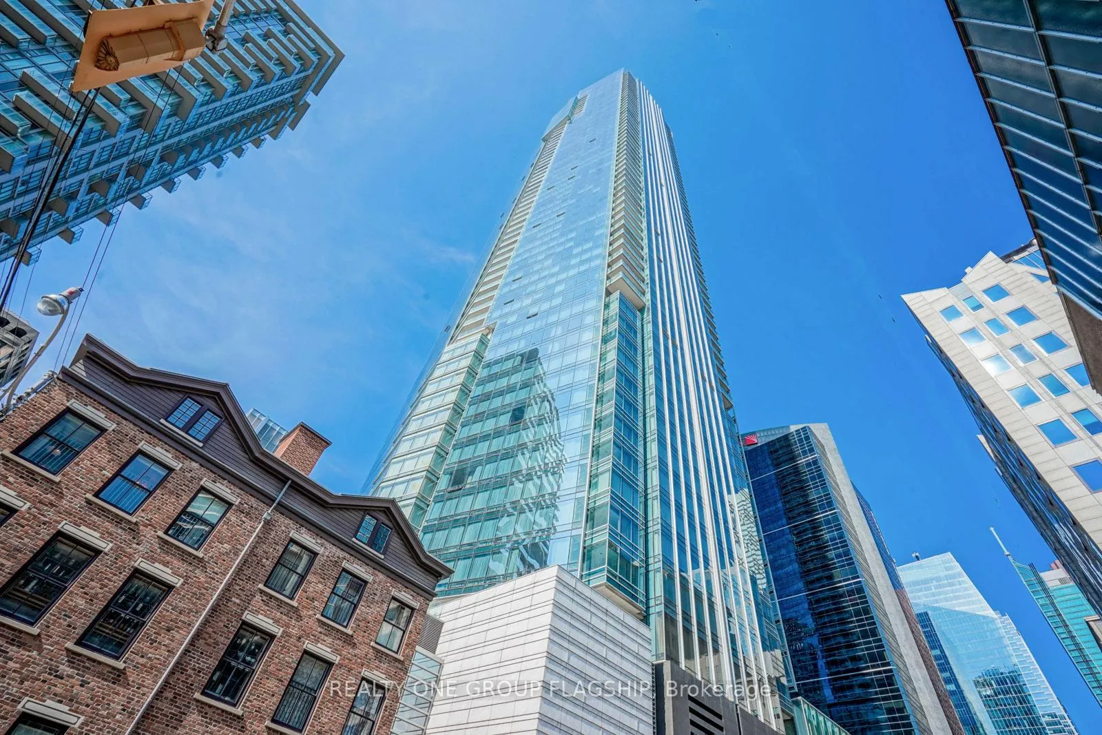 Front of Unit 2508, 180 University Avenue