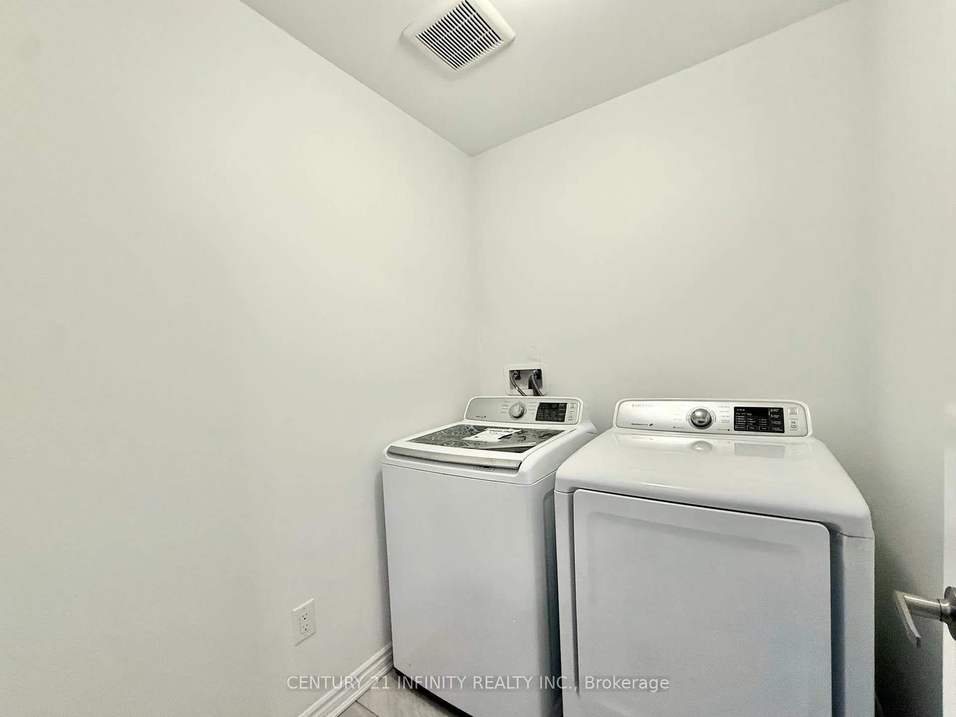 Photo 22 of Unit Basement, 18 Kilmarnock Crescent, Whitby, Rural Whitby — HOMEH