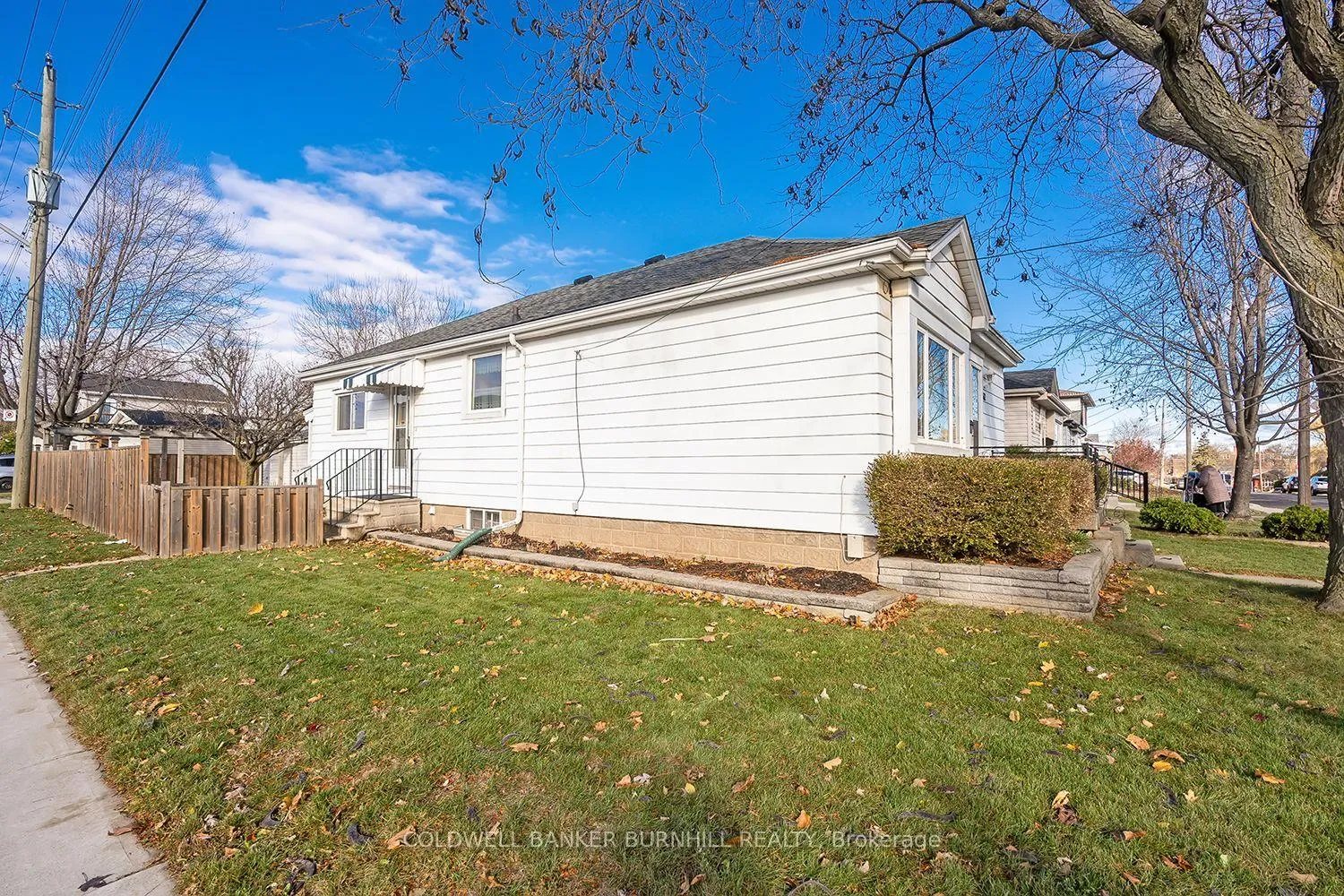 Photo 3 of 162 East 18th Street, Hamilton, Inch Park — HOMEH