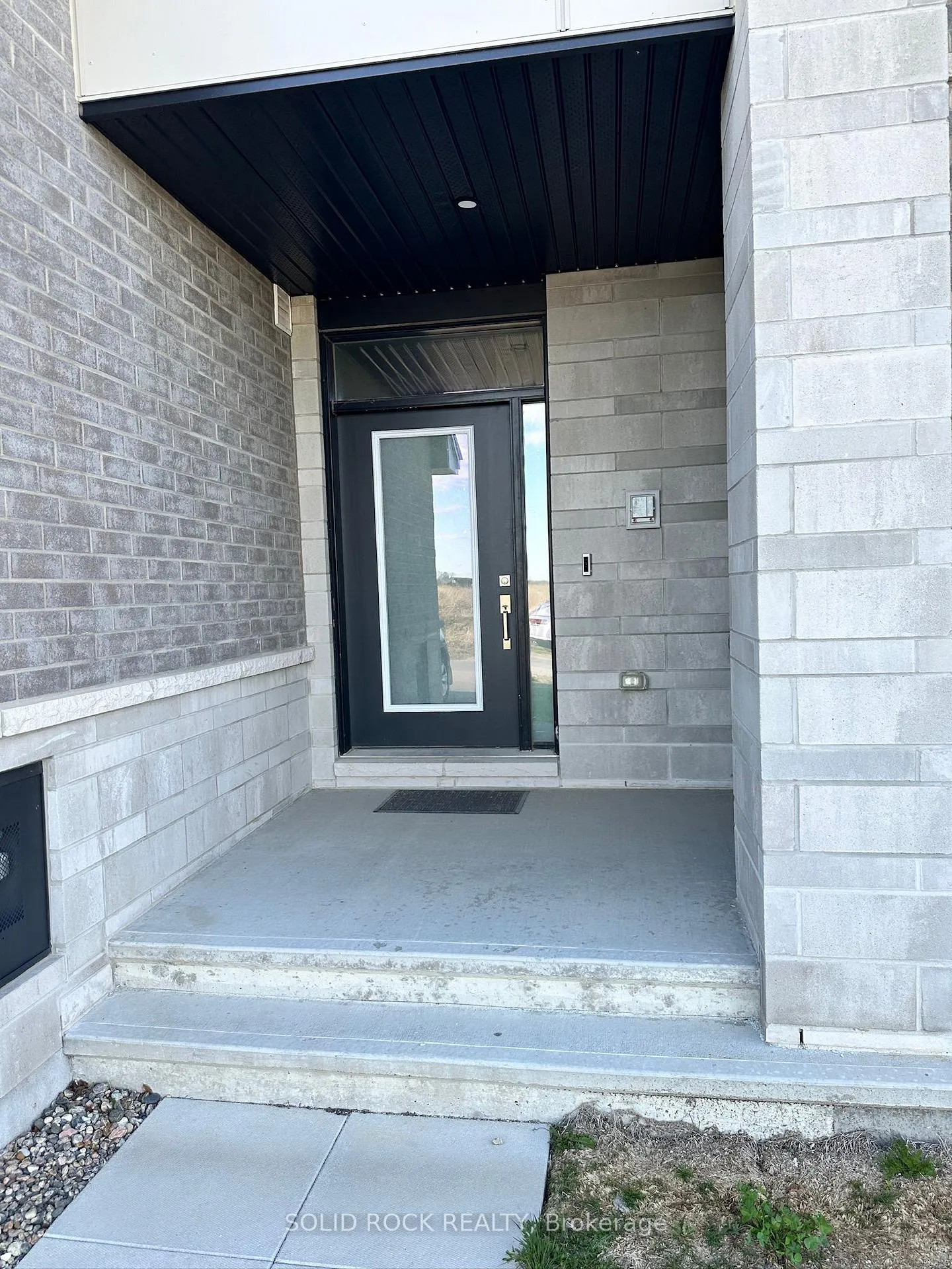 Photo 2 of 135 Rockmelon Street, Ottawa, Riverside South/Gloucester Glen — HOMEH
