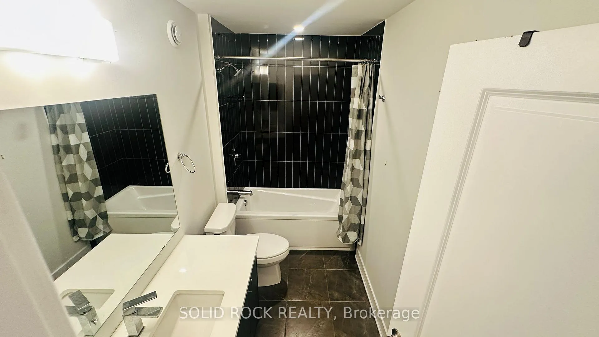 Photo 3 of 135 Rockmelon Street, Ottawa, Riverside South/Gloucester Glen — HOMEH