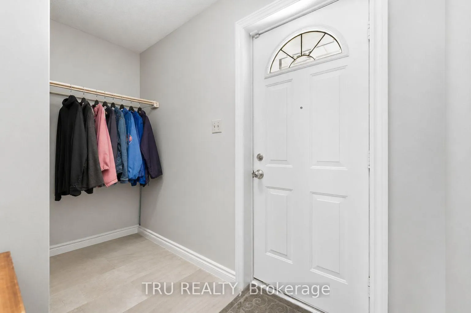 Photo 3 of Unit 16, 2336 Orient Park Drive E, Ottawa, Blackburn Hamlet (South) — HOMEH