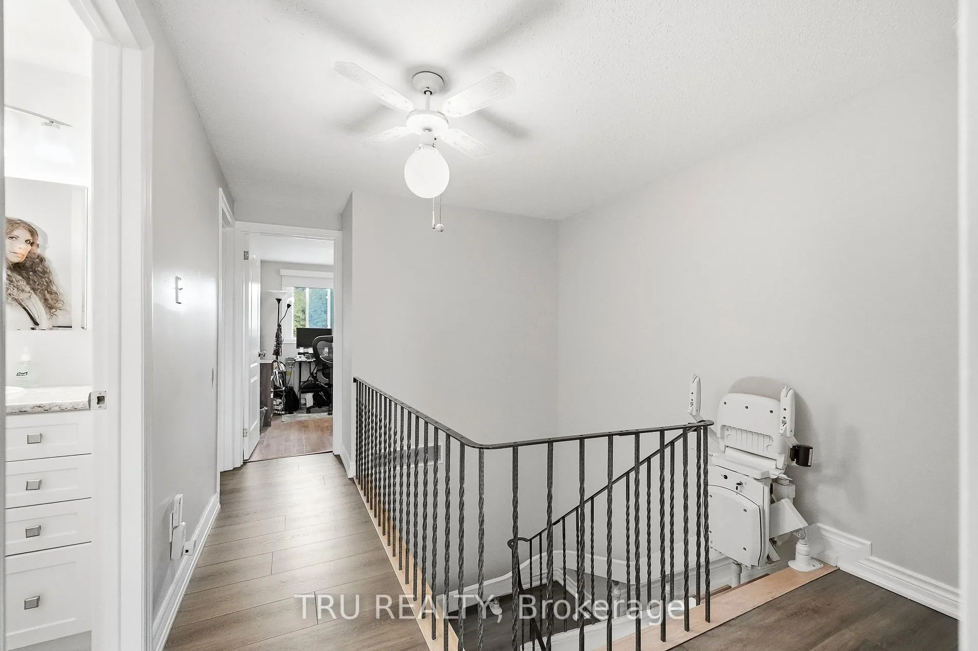 Photo 13 of Unit 16, 2336 Orient Park Drive E, Ottawa, Blackburn Hamlet (South) — HOMEH