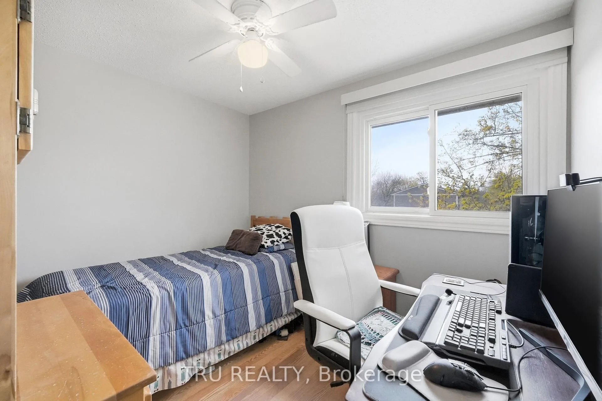 Photo 15 of Unit 16, 2336 Orient Park Drive E, Ottawa, Blackburn Hamlet (South) — HOMEH