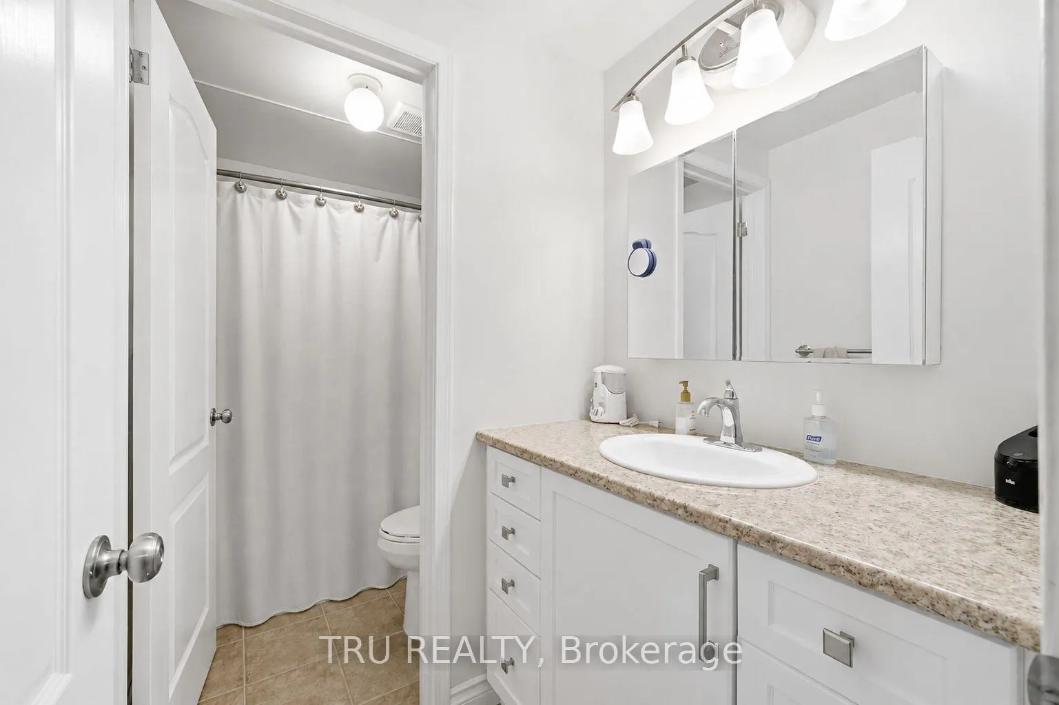 Photo 18 of Unit 16, 2336 Orient Park Drive E, Ottawa, Blackburn Hamlet (South) — HOMEH