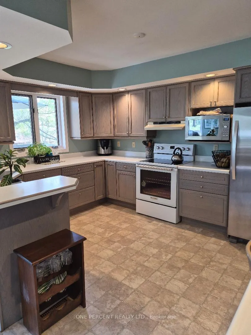 Photo 26 of 39 Pooles Road, Springwater, Midhurst — HOMEH