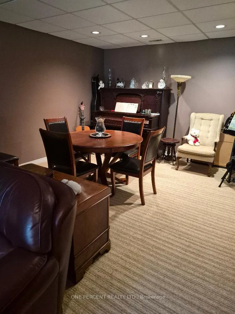 Photo 20 of 39 Pooles Road, Springwater, Midhurst — HOMEH
