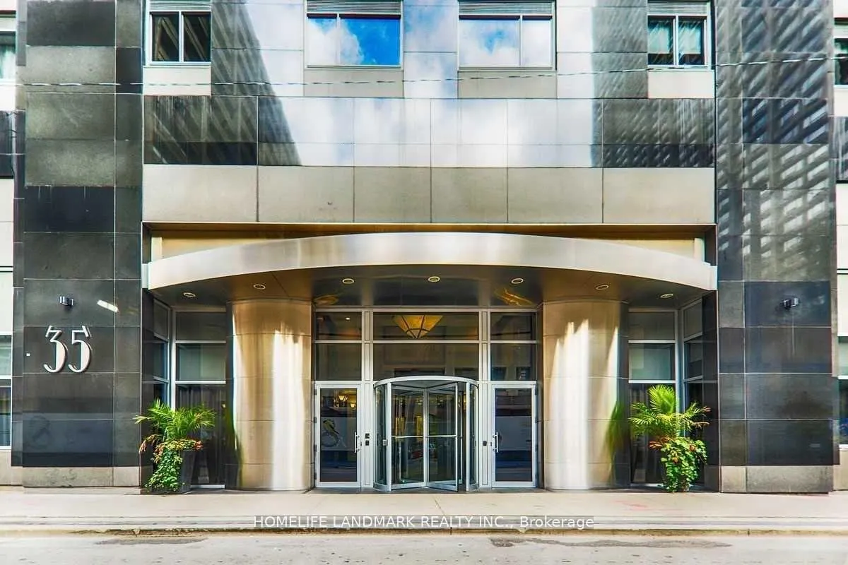 Photo 3 of Unit 1006, 35 Balmuto Street, Toronto, Bay Street Corridor — HOMEH