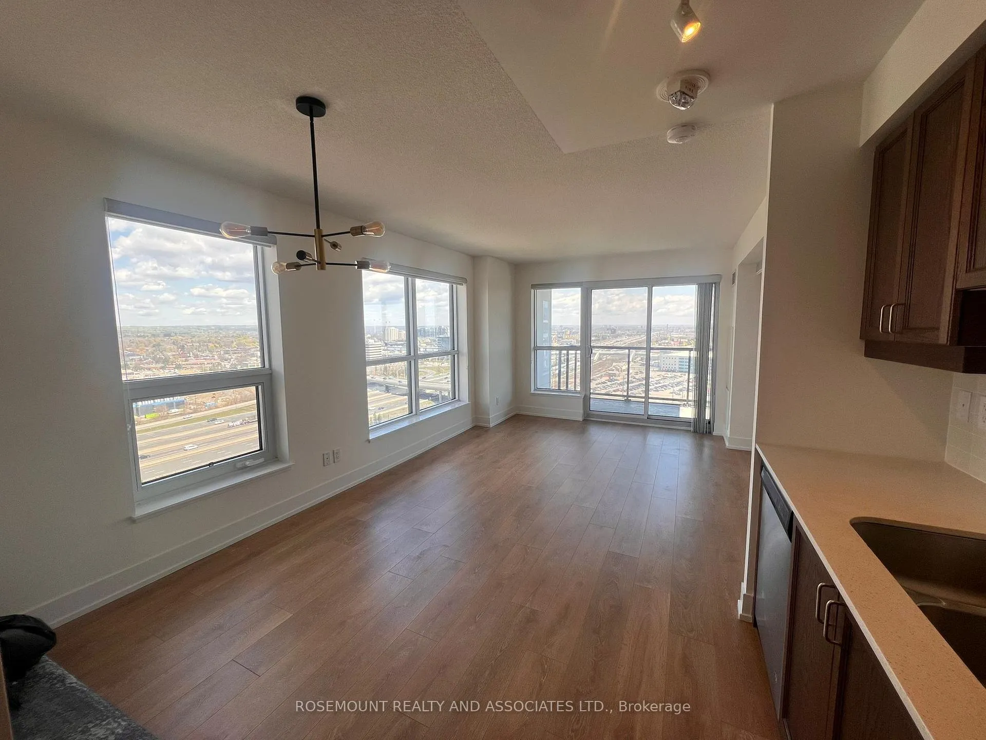 Photo 17 of Unit 1802, 1255 Bayly Street, Pickering, Bay Ridges — HOMEH