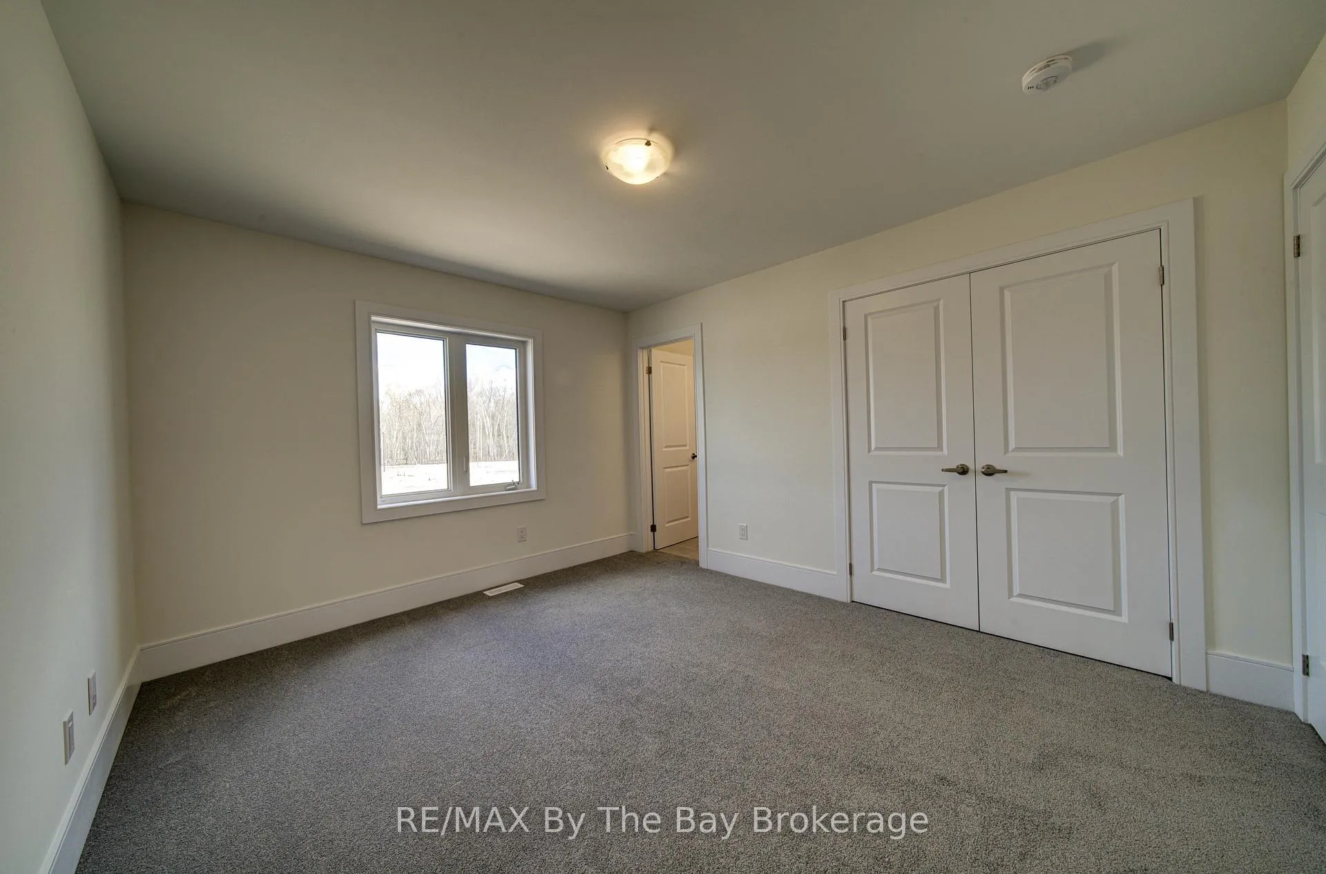 Photo 24 of 63 Rosanne Circle, Wasaga Beach — HOMEH