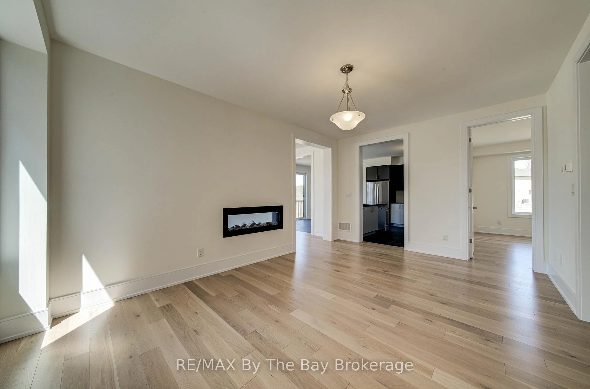 Photo 36 of 63 Rosanne Circle, Wasaga Beach — HOMEH