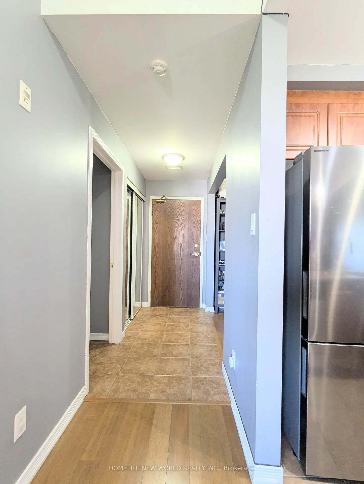 Photo 5 of Unit 601, 8 Maison Parc Court, Vaughan, Lakeview Estates — HOMEH