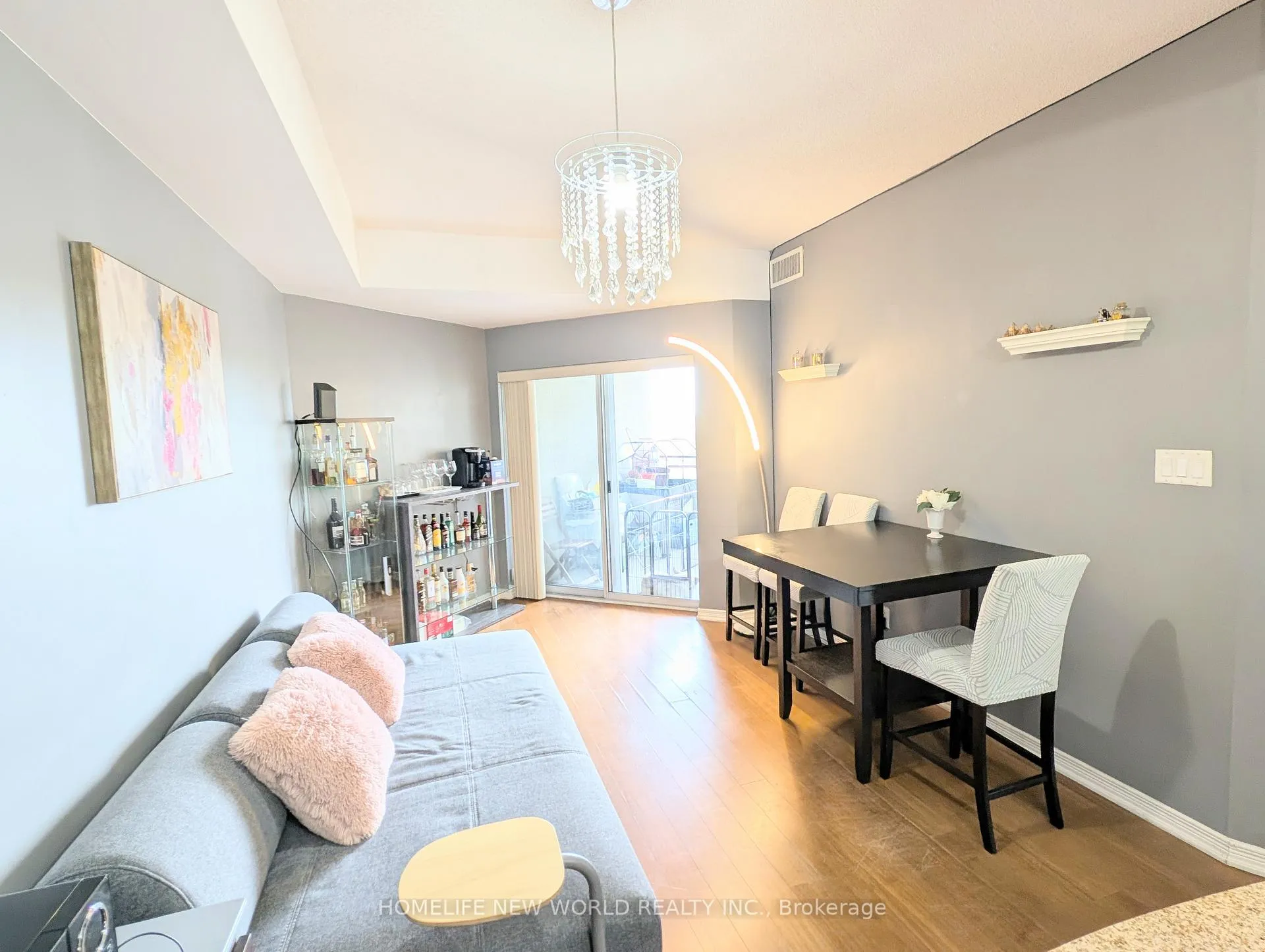 Photo 7 of Unit 601, 8 Maison Parc Court, Vaughan, Lakeview Estates — HOMEH