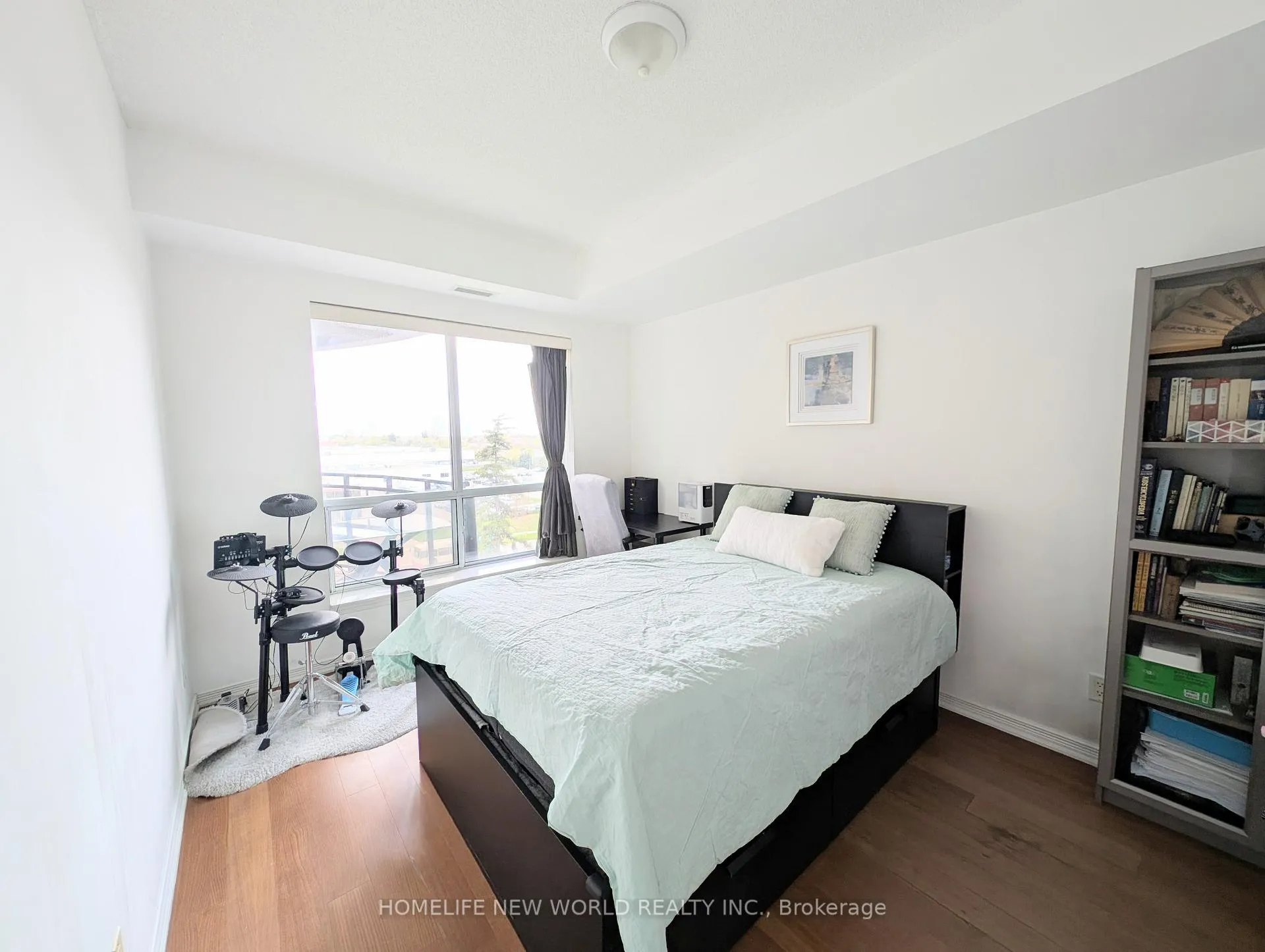 Photo 11 of Unit 601, 8 Maison Parc Court, Vaughan, Lakeview Estates — HOMEH